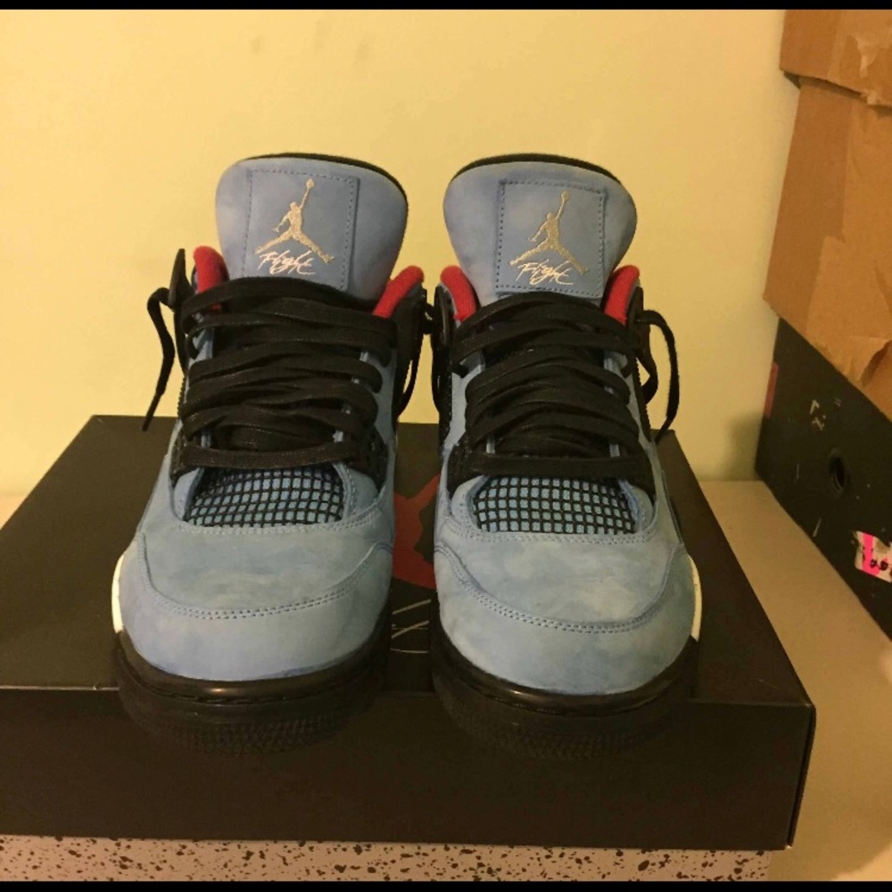 Jordan 4X Travis Scott